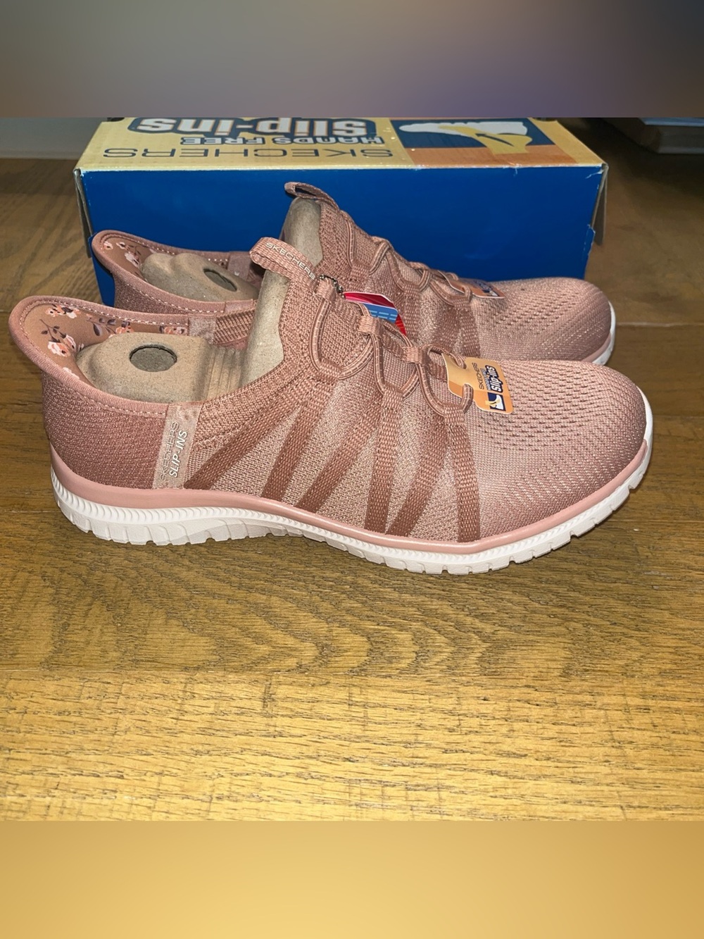Skechers Virtue Coral Bliss Slip-Ons Women's 7 W Wide Pink Sneakers